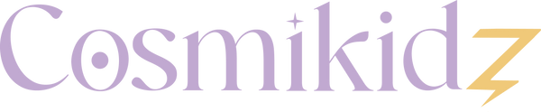 Logo oficial de CosmiKidz en tonos lila y dorado, marca de astrología y crianza consciente